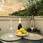 Pinia Centre Modern With Shared Bathroom Διαμέρισμα Λιουμπλιάνα