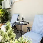 Pinia Centre Modern With Shared Bathroom Λιουμπλιάνα