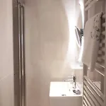 Pinia Centre Modern With Shared Bathroom * Λιουμπλιάνα