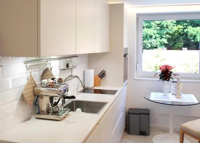 Pinia Centre Modern Apartman *